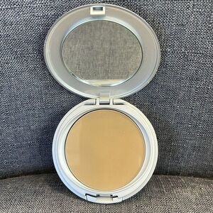 Oil Free & Fragrance Free Pressed Powder “Matte Sand”